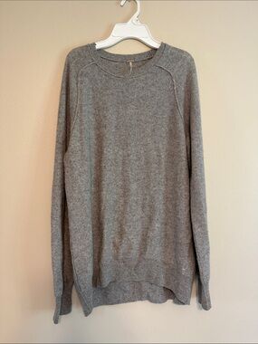 Free People women’s Light Gray Crewneck Sweater